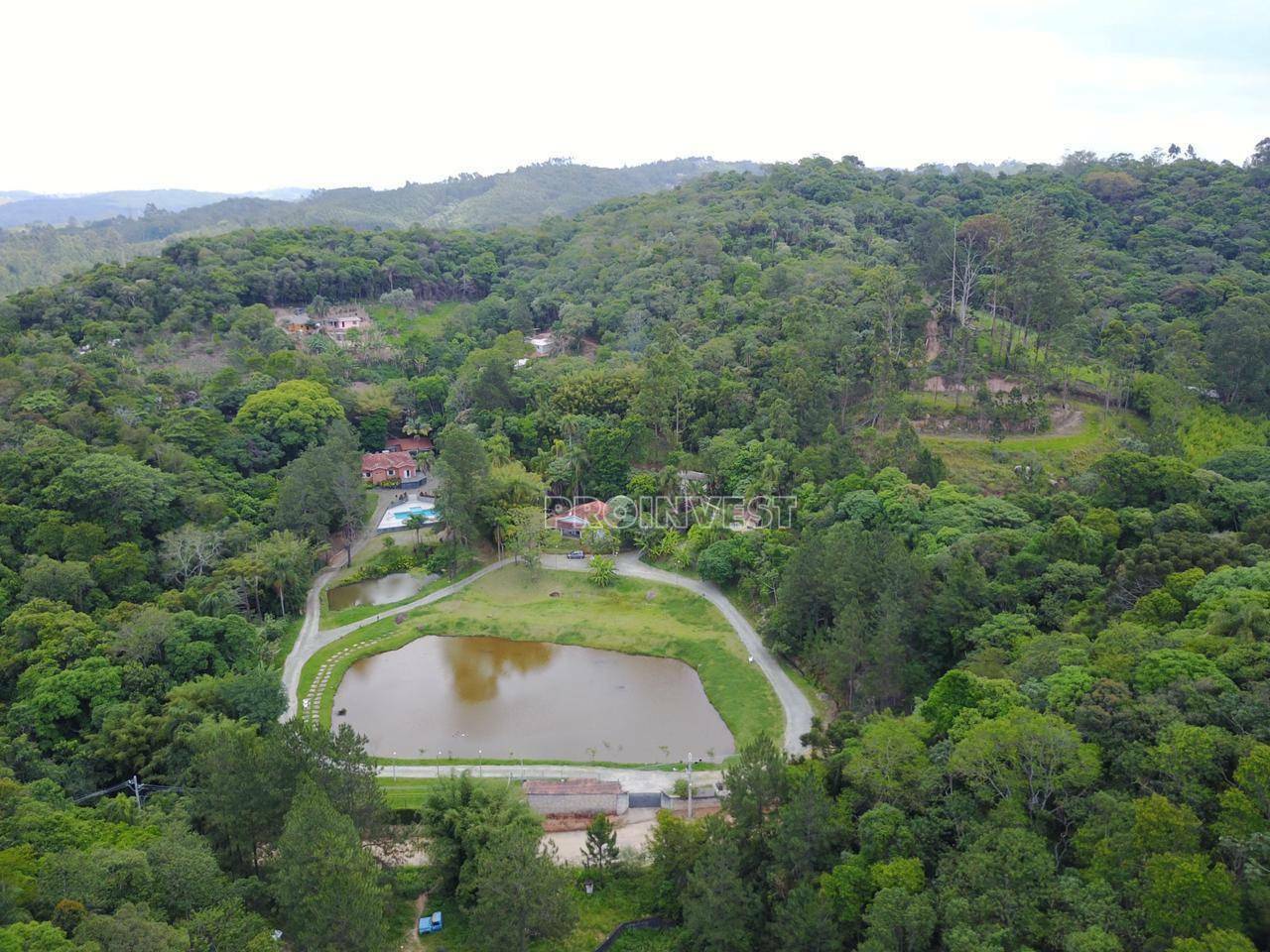 Chácara à venda com 9 quartos, 1000m² - Foto 3