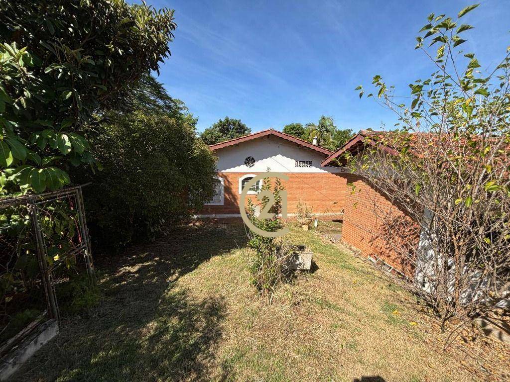 Chácara à venda com 6 quartos, 381m² - Foto 13