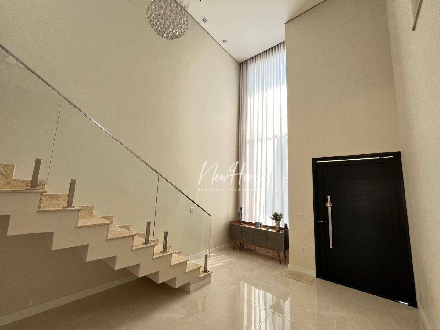 Casa de Condomínio à venda com 3 quartos, 240m² - Foto 2