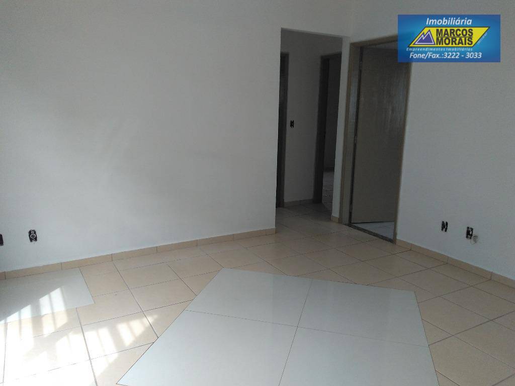 Apartamento à venda com 2 quartos, 60m² - Foto 4