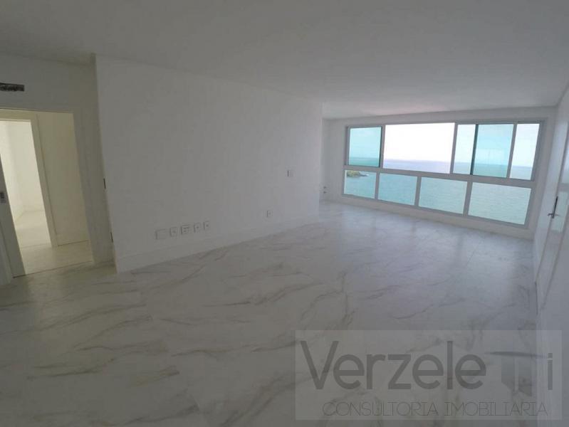 Apartamento à venda com 3 quartos, 151m² - Foto 3