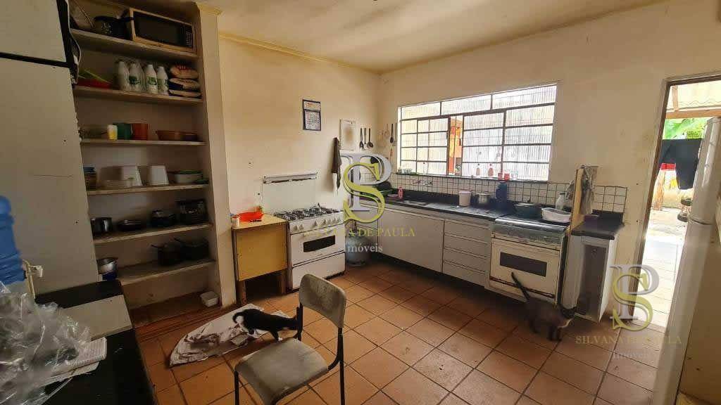 Chácara à venda com 2 quartos, 196m² - Foto 11