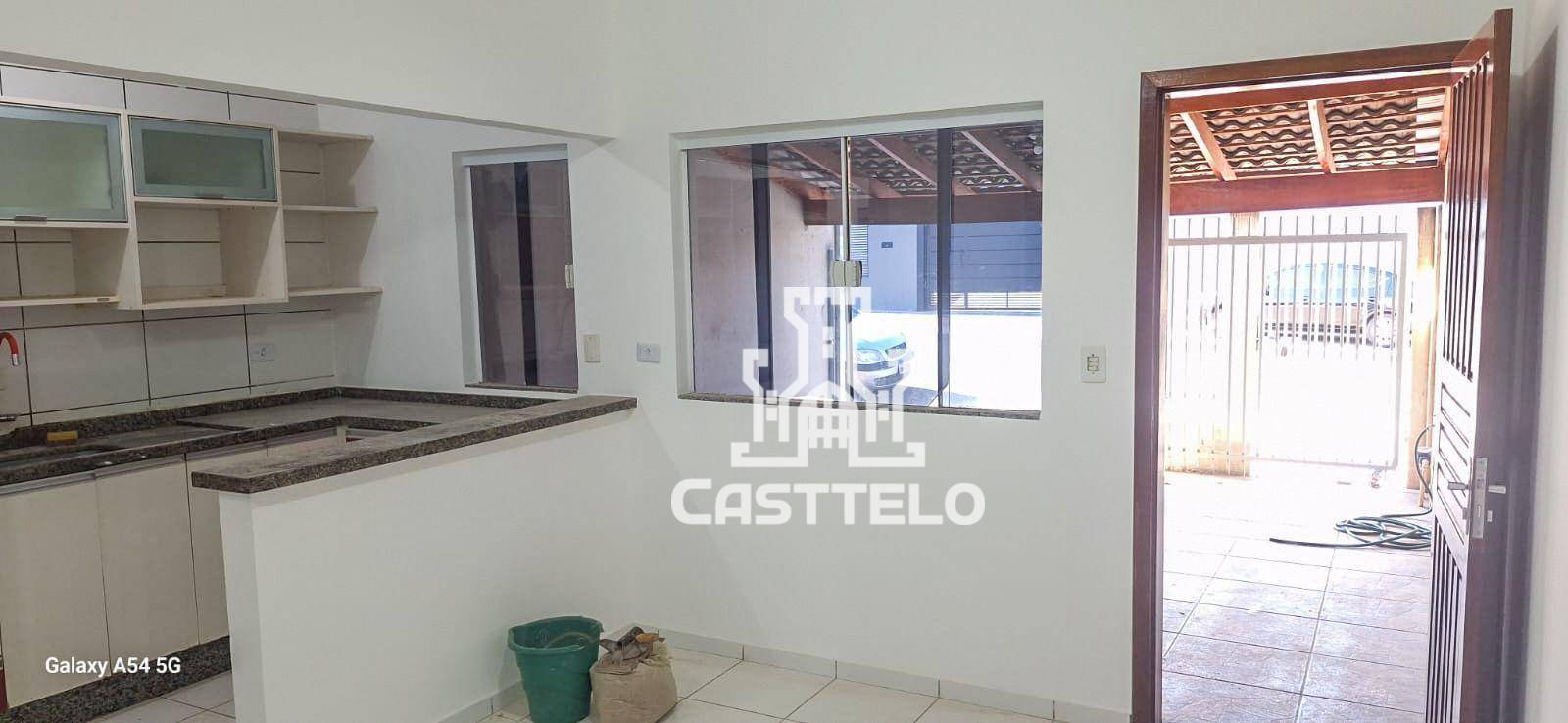 Casa à venda com 3 quartos, 69m² - Foto 4