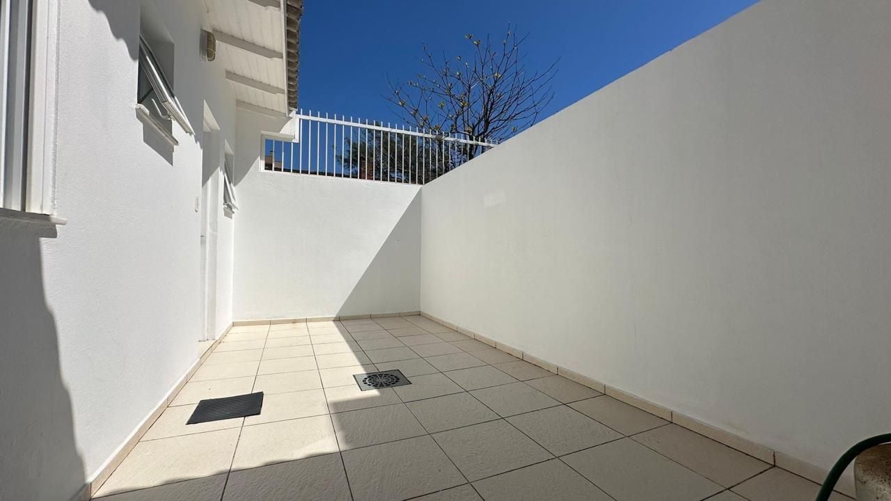 Casa à venda com 4 quartos, 180m² - Foto 14