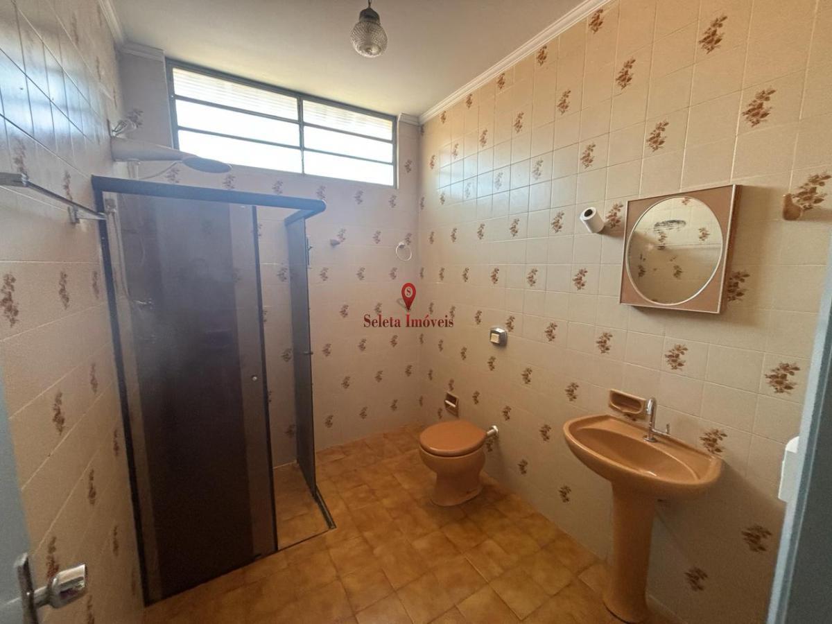 Casa à venda com 2 quartos, 250m² - Foto 8