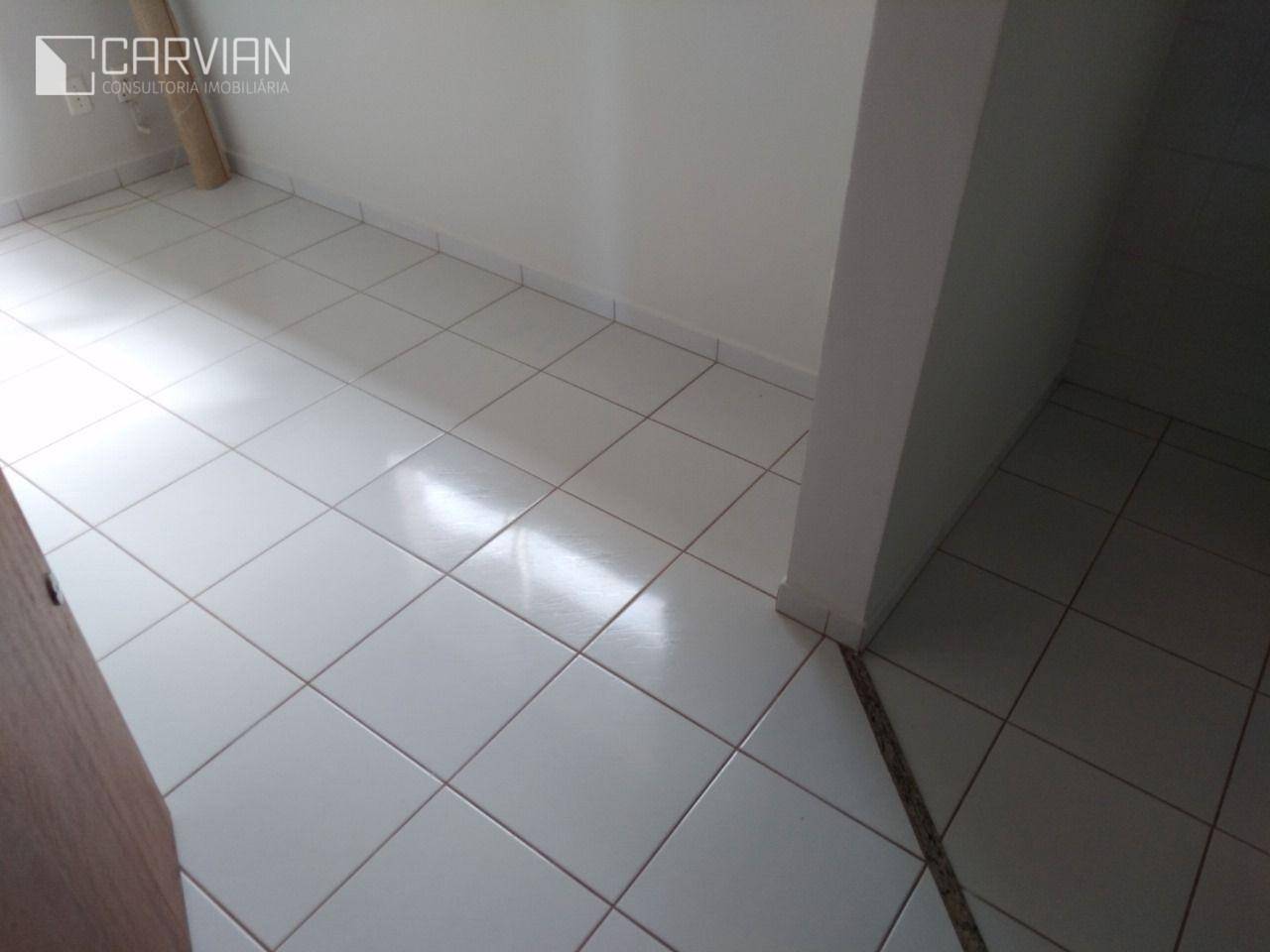 Apartamento à venda com 1 quarto, 42m² - Foto 2