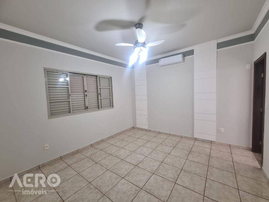 Casa de Condomínio à venda com 3 quartos, 298m² - Foto 4