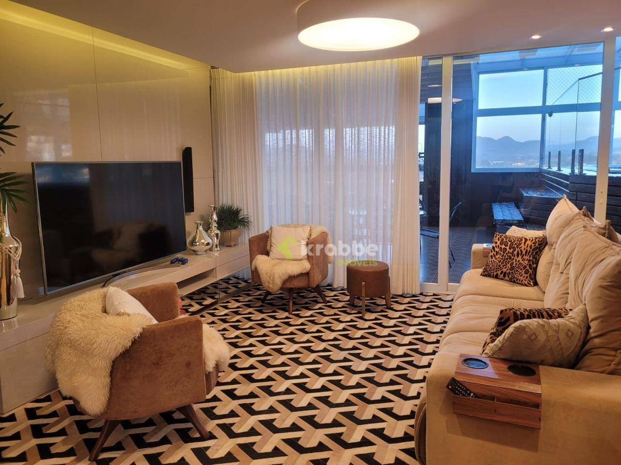 Apartamento, 3 quartos, 216 m² - Foto 2