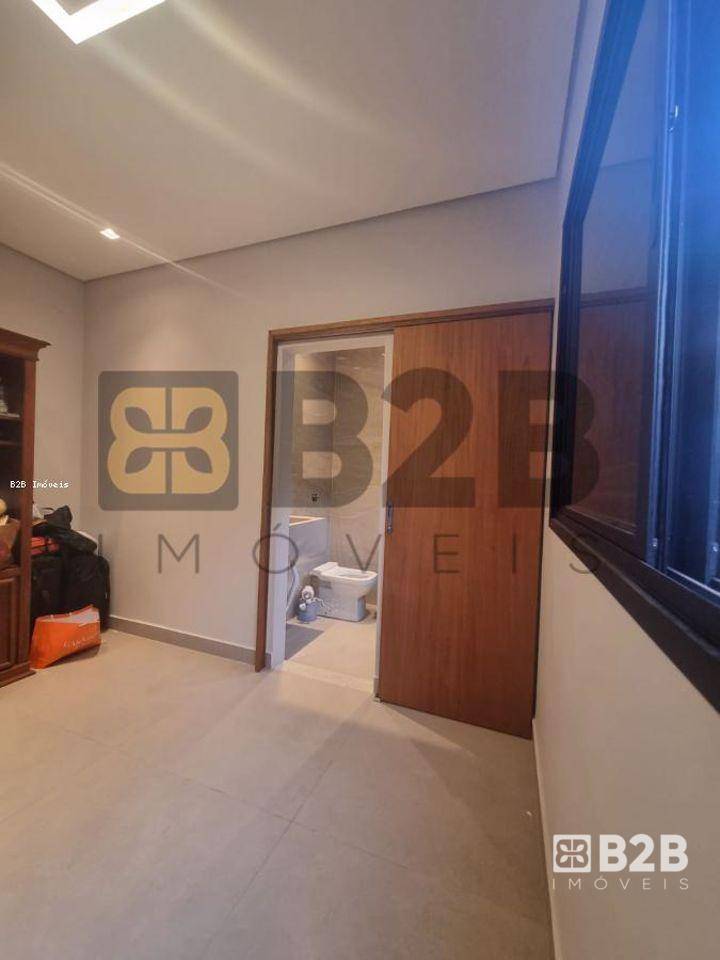 Casa à venda com 3 quartos, 225m² - Foto 5