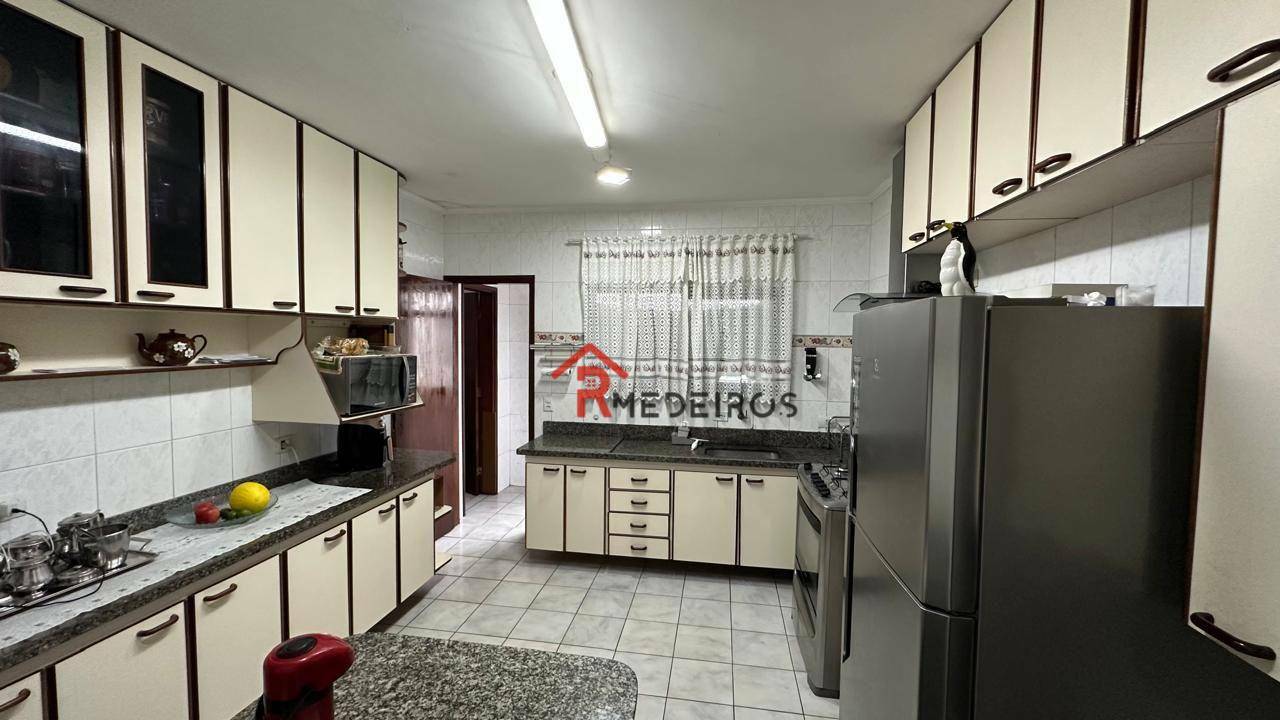 Apartamento à venda com 3 quartos, 124m² - Foto 8