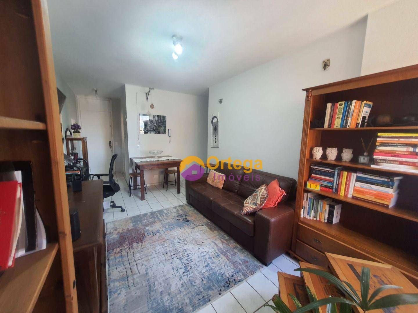 Apartamento à venda com 2 quartos, 64m² - Foto 2