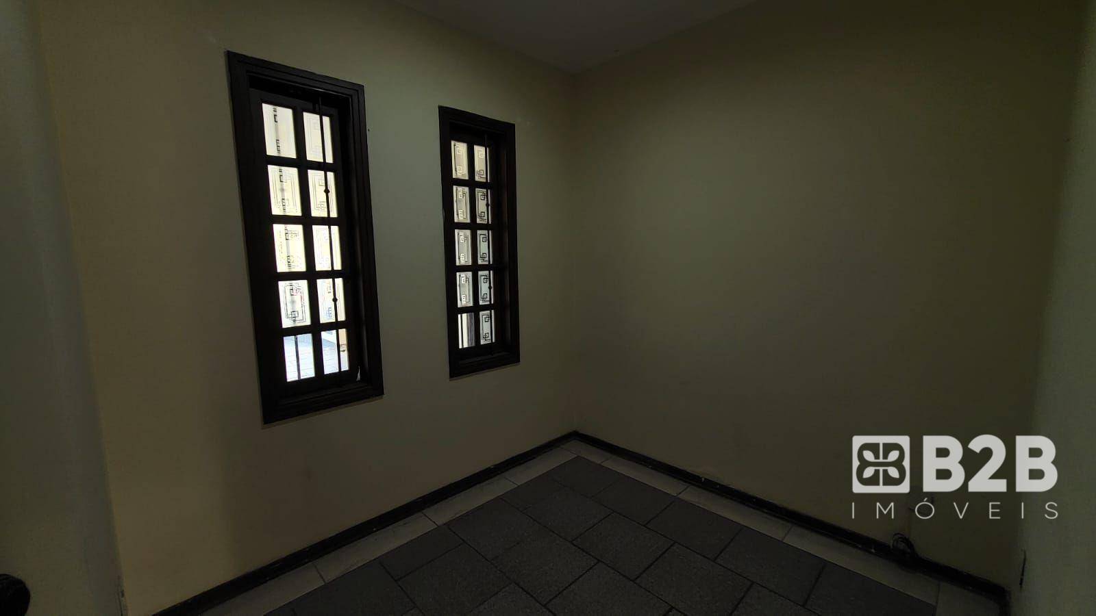 Casa para alugar com 6 quartos, 416m² - Foto 9