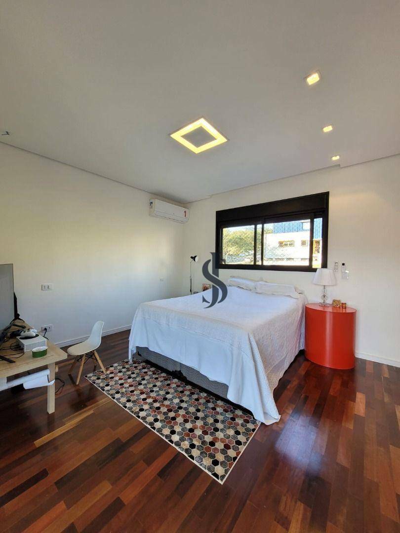 Casa à venda com 4 quartos, 350m² - Foto 25