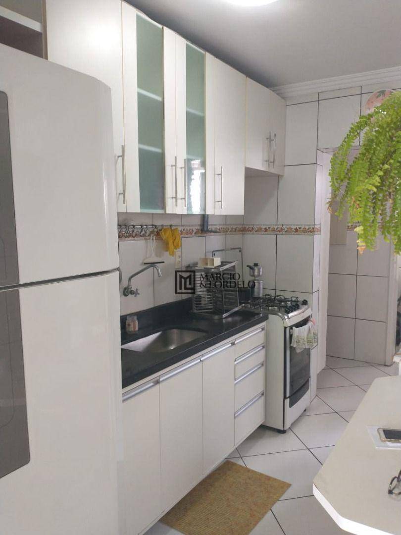 Apartamento à venda com 3 quartos, 84m² - Foto 2