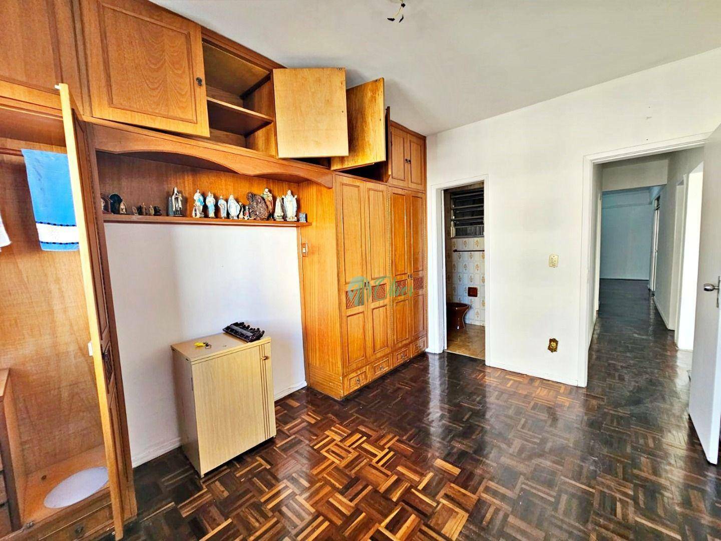 Apartamento à venda com 3 quartos, 130m² - Foto 17