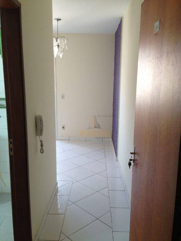 Apartamento à venda com 2 quartos, 61m² - Foto 4