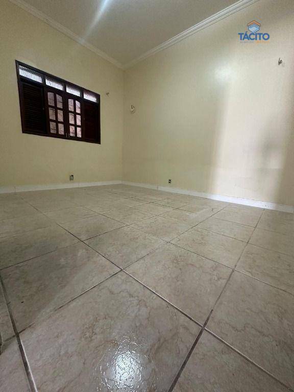 Casa à venda com 3 quartos, 200m² - Foto 12