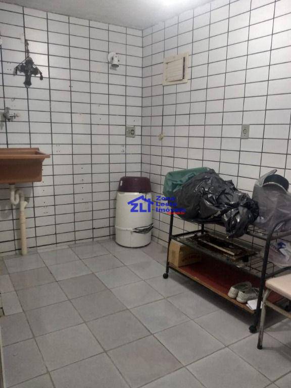 Sobrado à venda com 2 quartos, 360m² - Foto 25