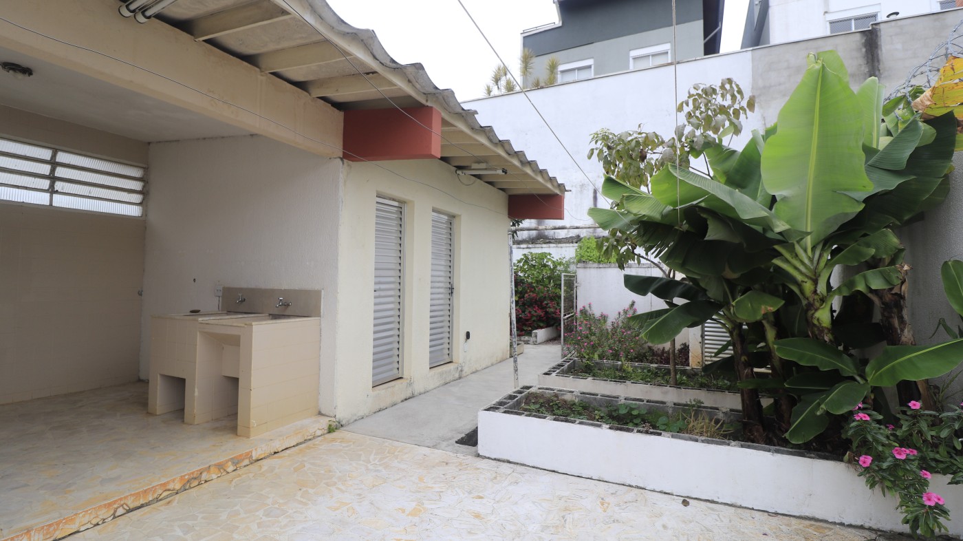 Casa para alugar com 3 quartos, 350m² - Foto 31