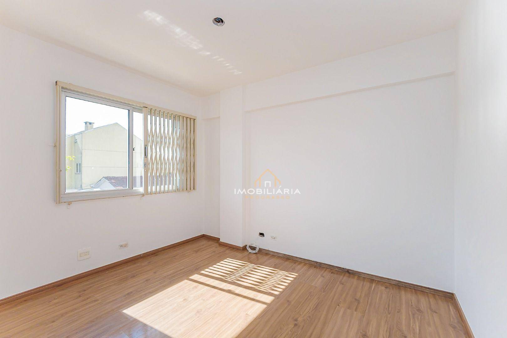 Apartamento à venda com 2 quartos, 70m² - Foto 11