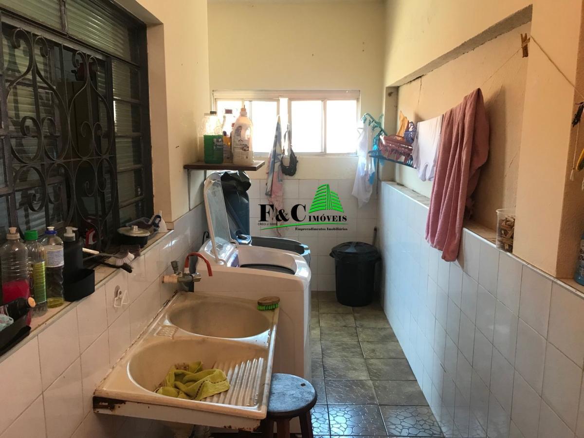 Casa à venda com 4 quartos, 250m² - Foto 20