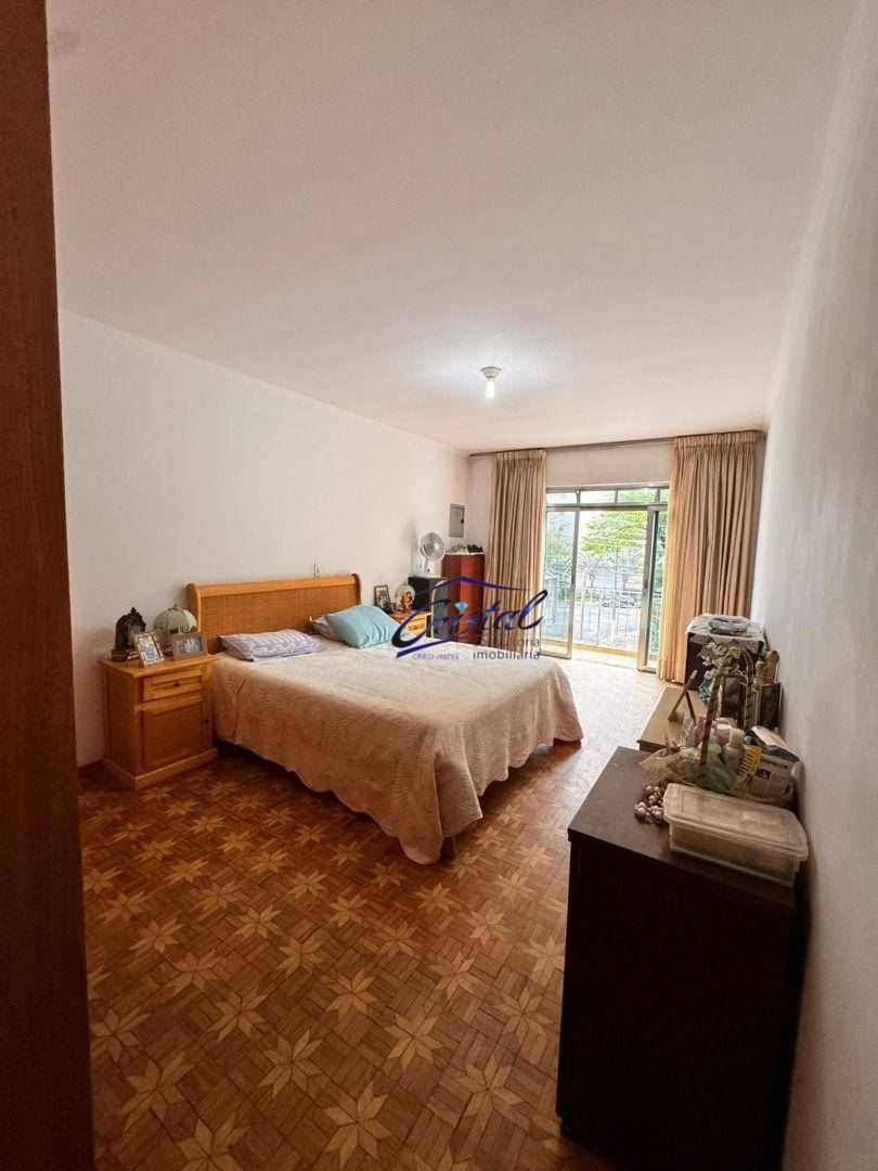 Casa à venda com 3 quartos, 242m² - Foto 2