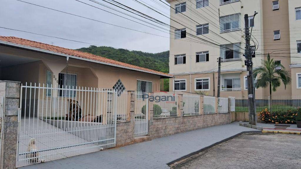 Casa à venda com 2 quartos, 180m² - Foto 5