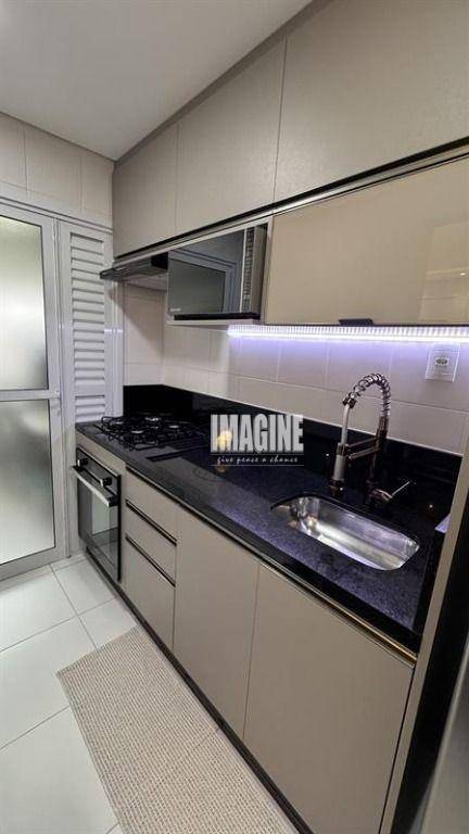 Apartamento à venda com 2 quartos, 64m² - Foto 20