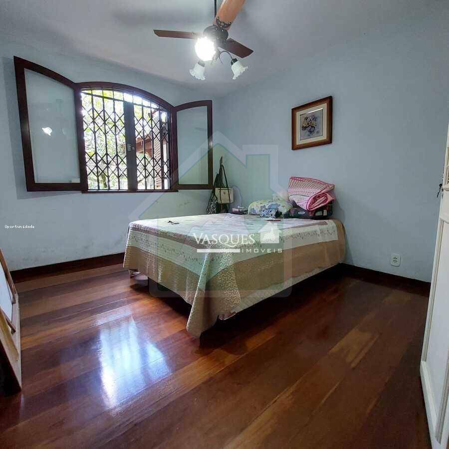 Casa à venda com 3 quartos, 316m² - Foto 12