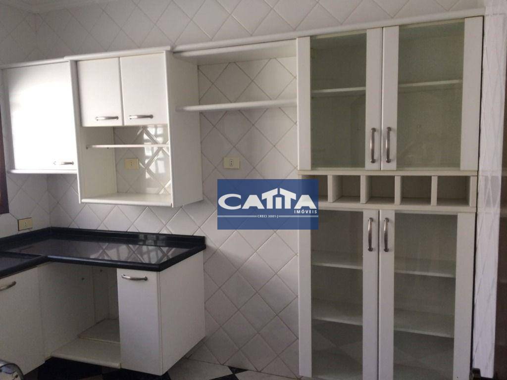 Sobrado à venda com 5 quartos, 200m² - Foto 1