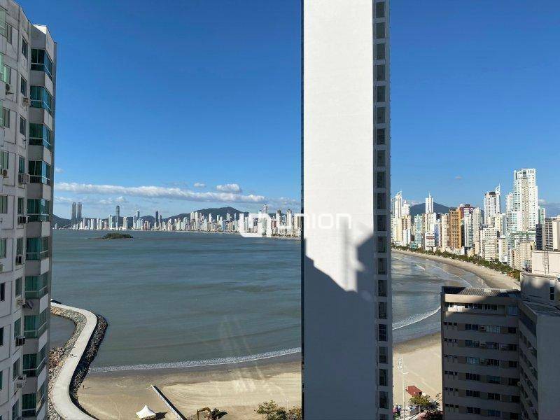 Apartamento à venda com 3 quartos, 152m² - Foto 2