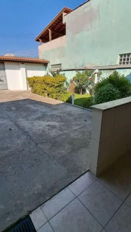 Casa à venda com 3 quartos, 210m² - Foto 8