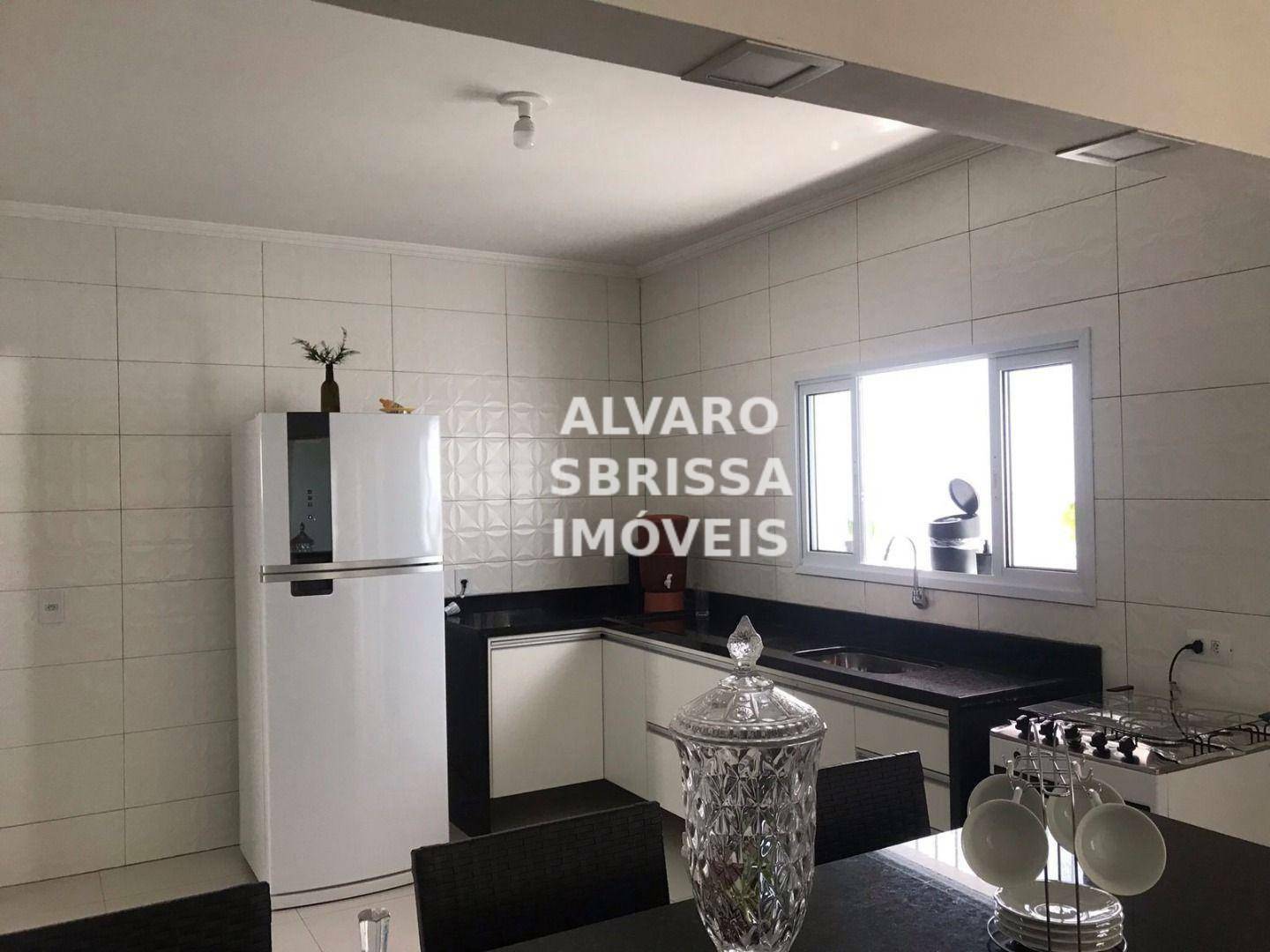 Casa à venda com 2 quartos, 150m² - Foto 7