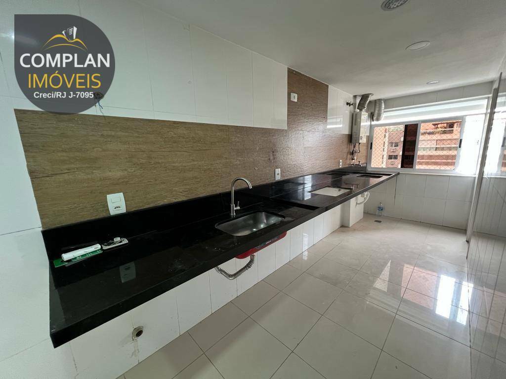 Apartamento para alugar com 4 quartos, 137m² - Foto 8