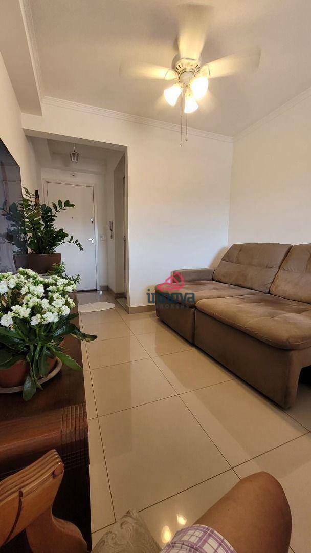 Apartamento à venda com 3 quartos, 67m² - Foto 2