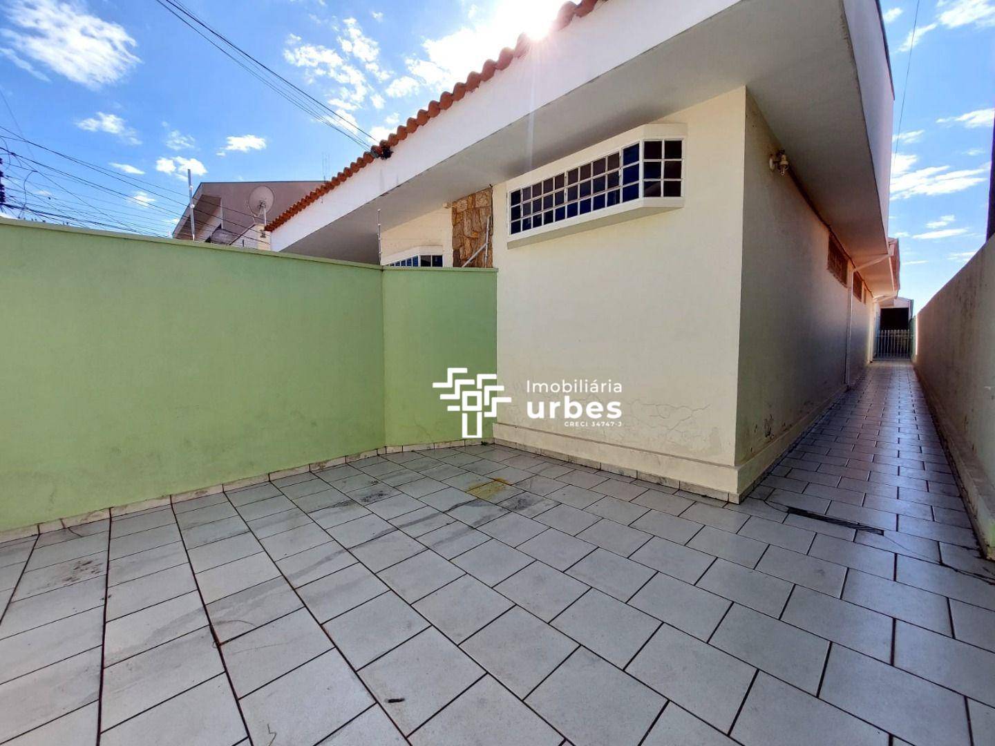 Casa para alugar com 1 quarto, 50m² - Foto 1