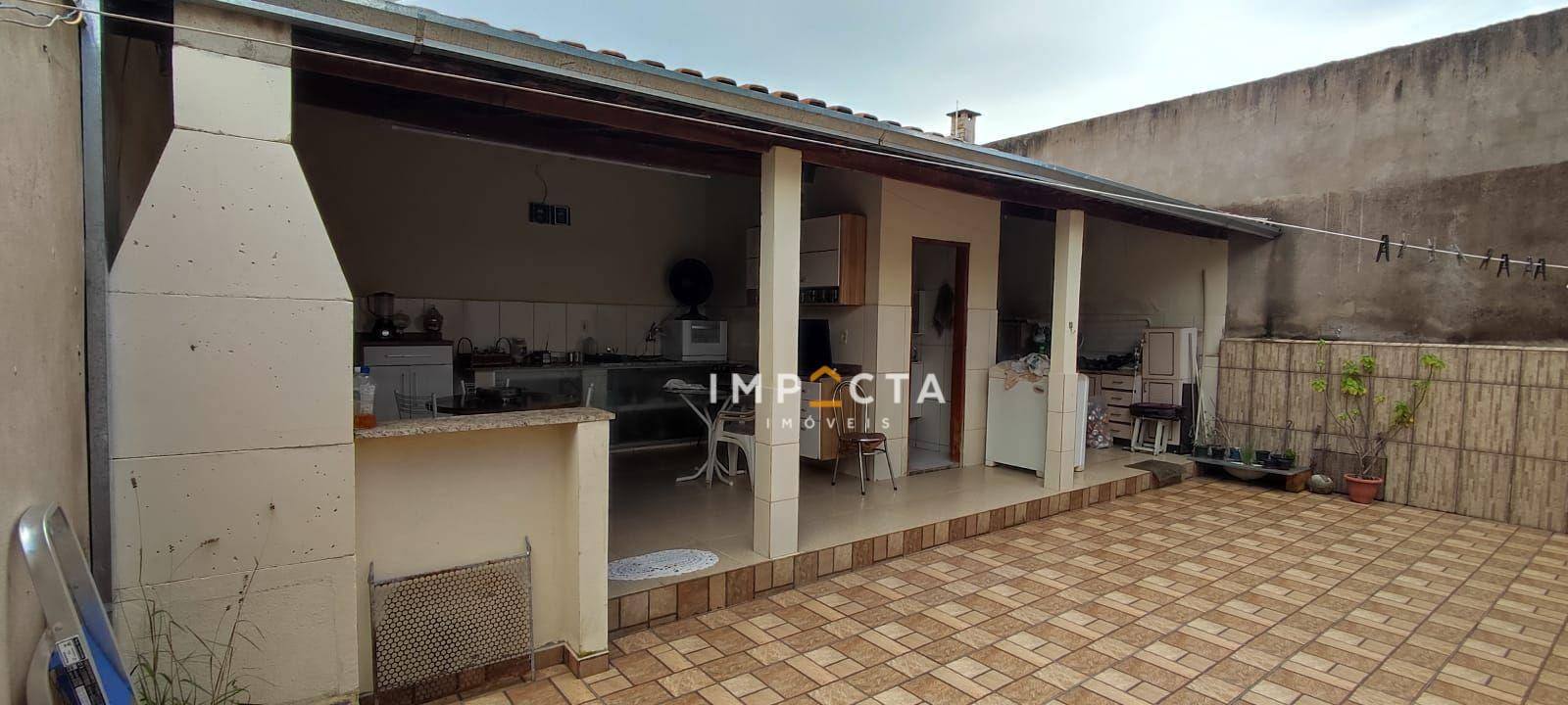 Casa à venda com 2 quartos, 122m² - Foto 1