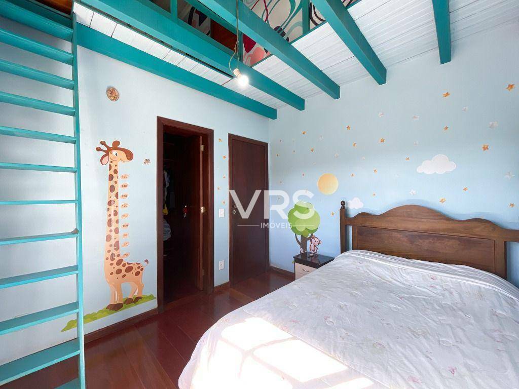 Casa à venda com 5 quartos, 220m² - Foto 43
