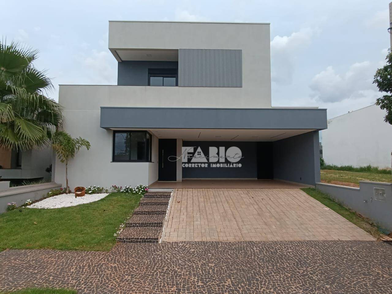 Sobrado, 3 quartos, 269 m² - Foto 1