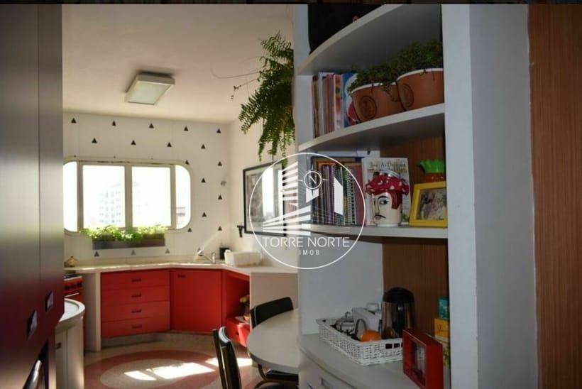 Apartamento à venda com 4 quartos, 195m² - Foto 8