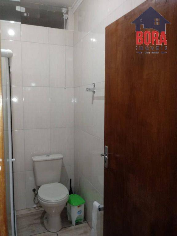 Casa à venda com 8 quartos, 200m² - Foto 17