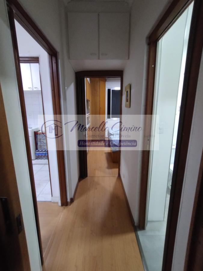 Apartamento à venda com 2 quartos, 70m² - Foto 4