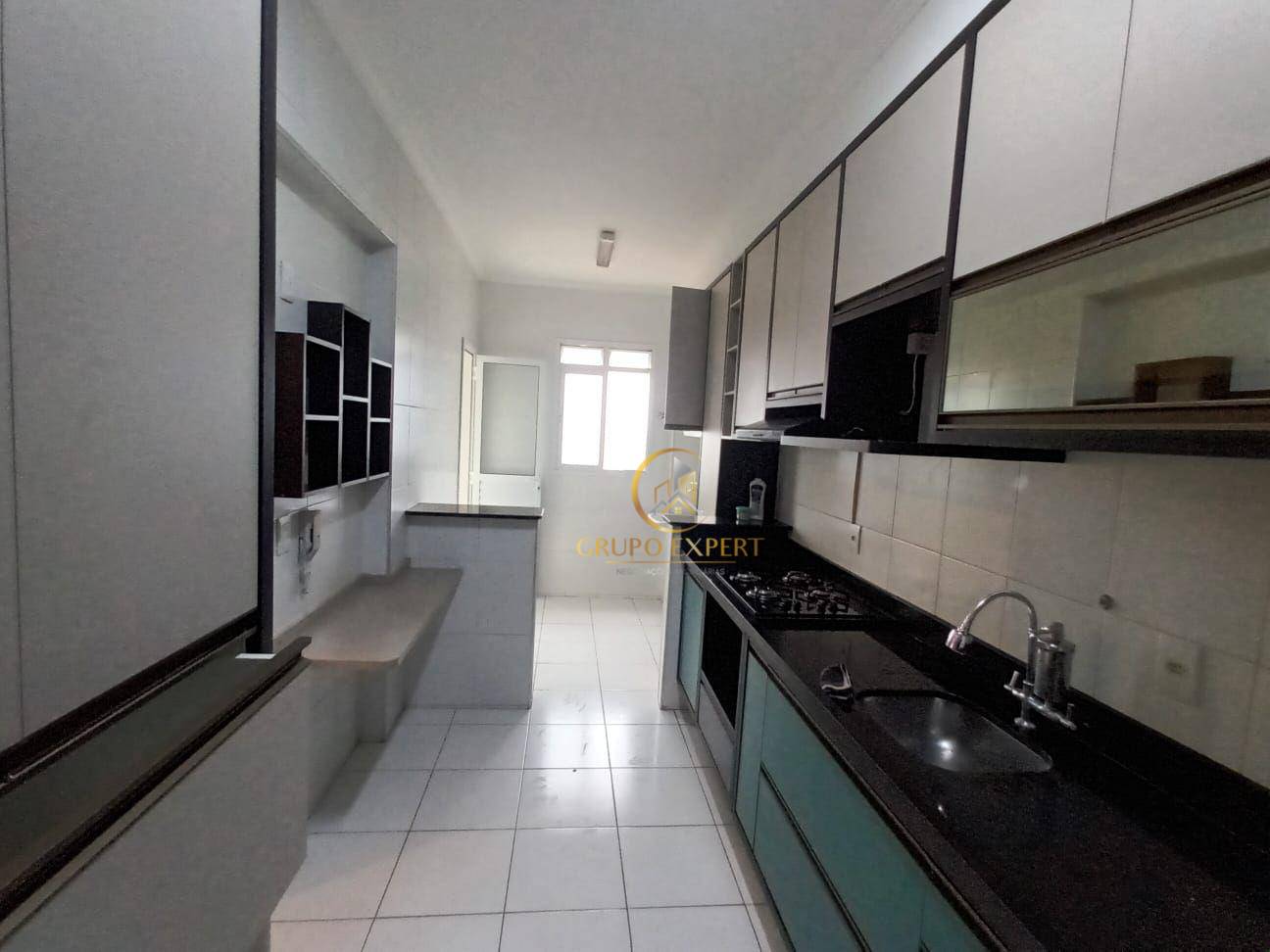 Apartamento à venda com 3 quartos, 97m² - Foto 17