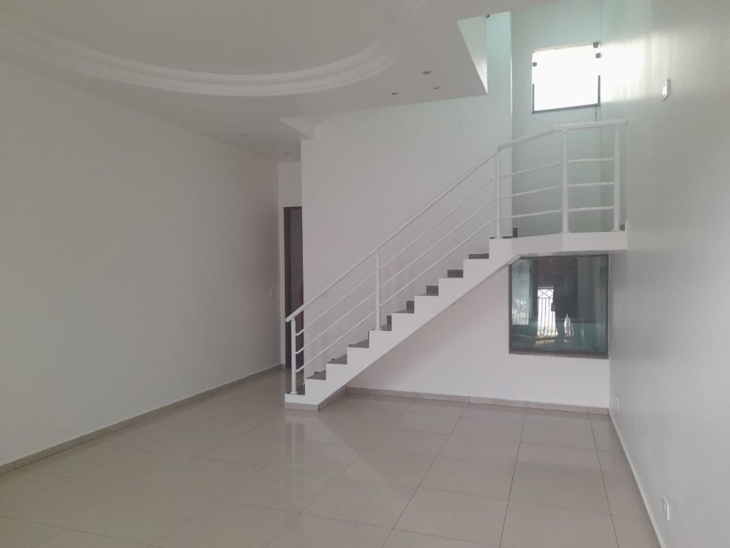 Sobrado à venda com 4 quartos, 211m² - Foto 6