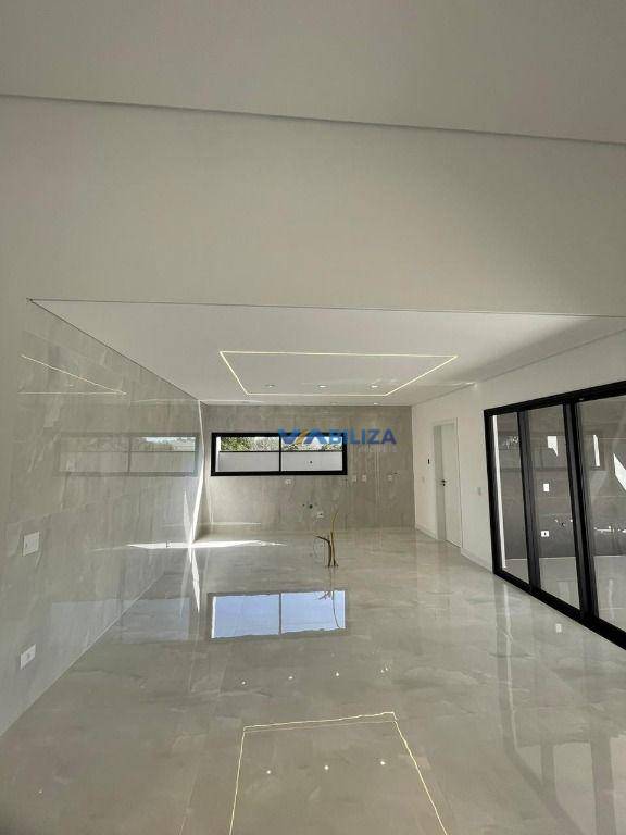 Casa à venda com 3 quartos, 261m² - Foto 5