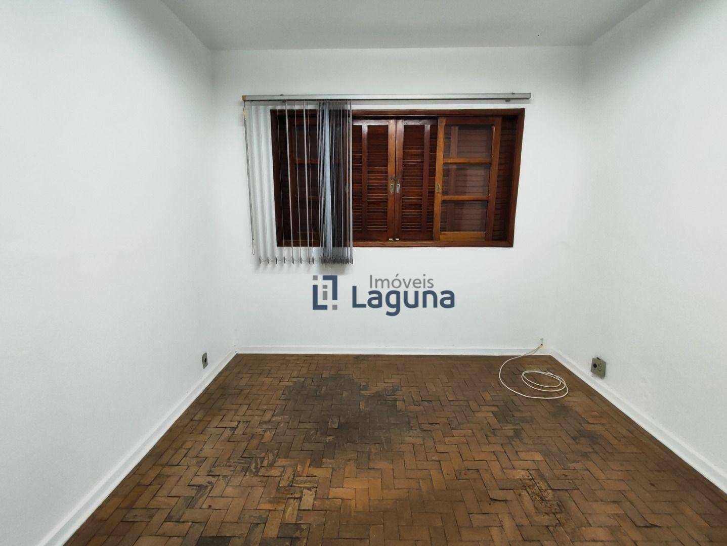 Casa para alugar com 3 quartos, 285m² - Foto 38