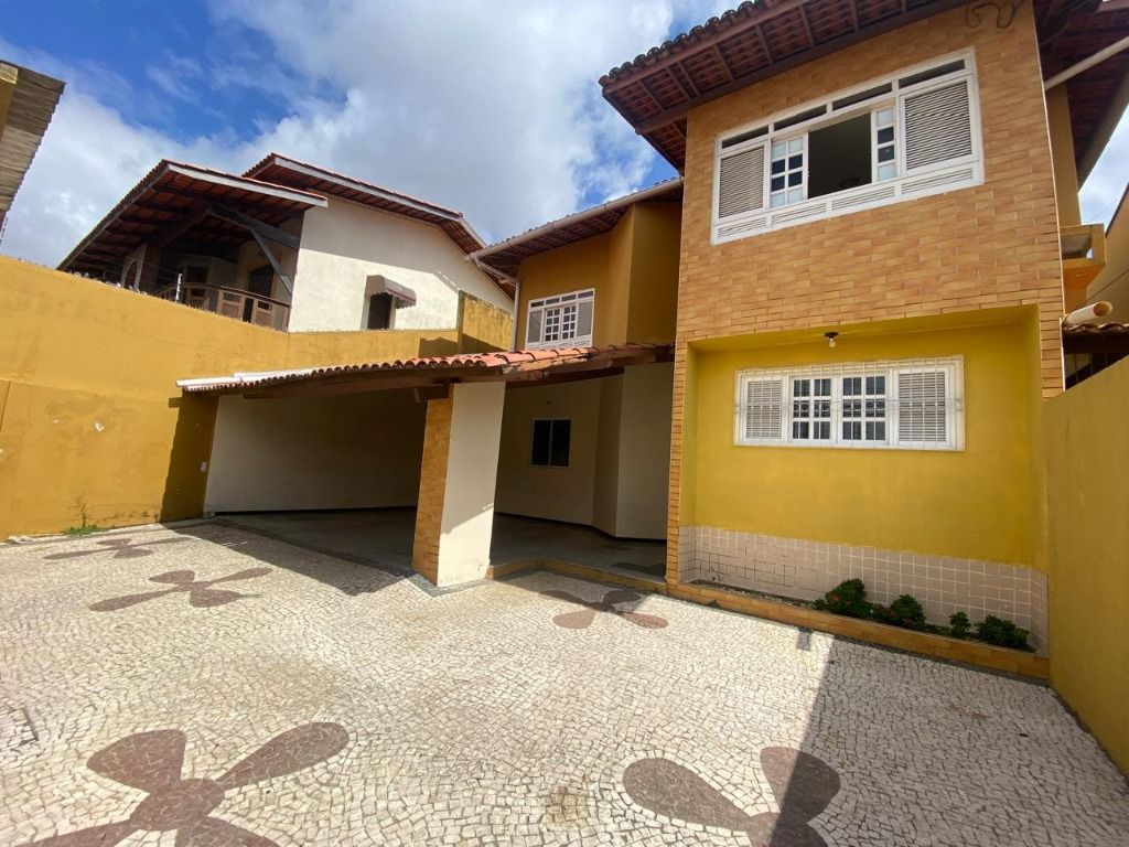 Casa para alugar com 4 quartos, 230m² - Foto 2