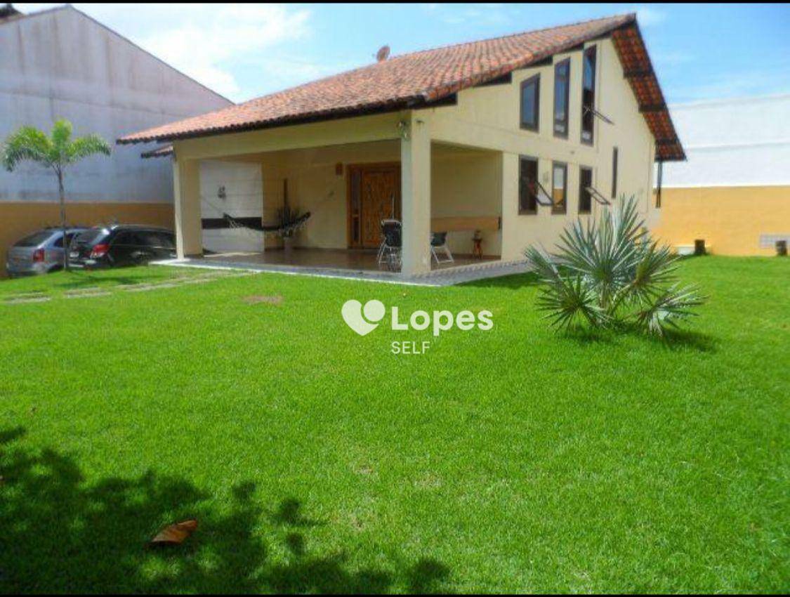 Casa à venda com 4 quartos, 340m² - Foto 1