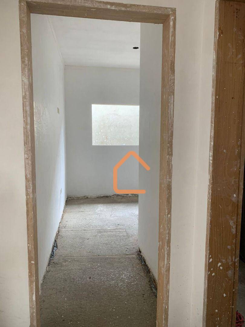 Casa à venda com 3 quartos, 100m² - Foto 6