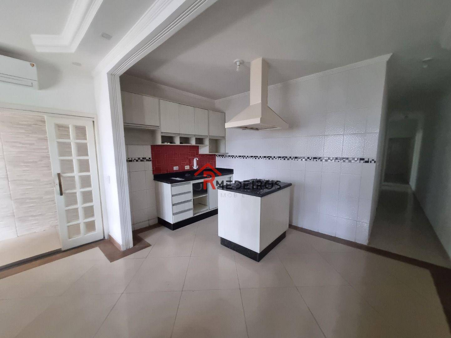 Casa à venda com 3 quartos, 140m² - Foto 4